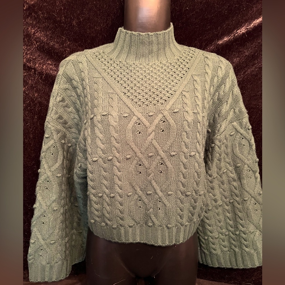 MISA NWT Women’s Cropped Hunter Green Wool Knit Sweater. Size S. D-09